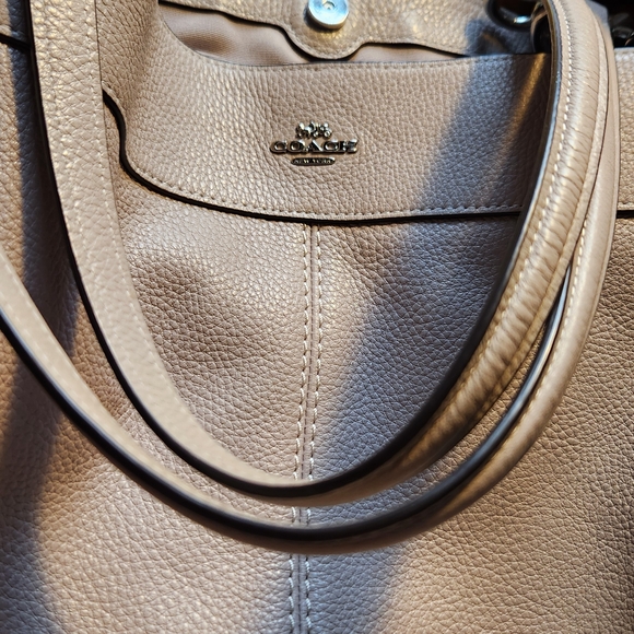 Coach Women's Lexy Taupe Leather Shoulder Bag. EUC - Picture 15 of 15